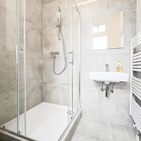 Apartment Tolstov - 1 - Citycenter - 25 Min To Messe Dus