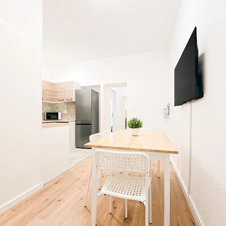 Apartment Tolstov - 1 - Citycenter - 25 Min To Messe Dus